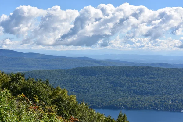 Lake George, z góry perspektywa, w Nowym Jorku — Zdjęcie stockowe