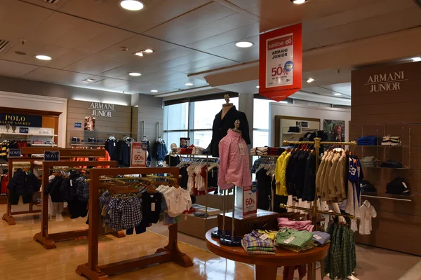 Tienda El Corte Inges en Lisboa, Portugal — Foto de Stock