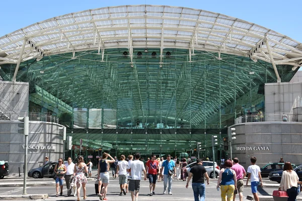 Centro comercial Vasco da Gama en Lisboa, Portugal — Foto de Stock