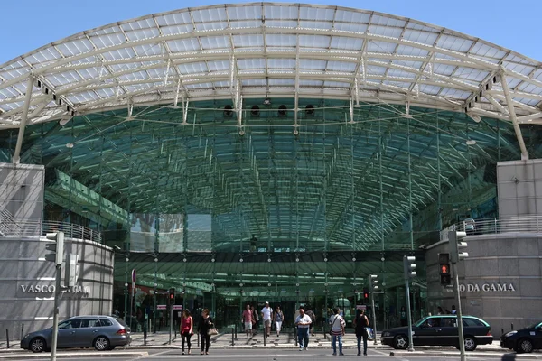 Centro comercial Vasco da Gama en Lisboa, Portugal — Foto de Stock