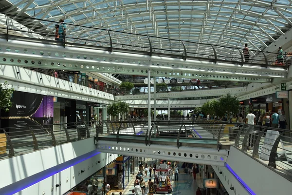 Vasco da Gama köpcentrum i Lissabon, Portugal — Stockfoto