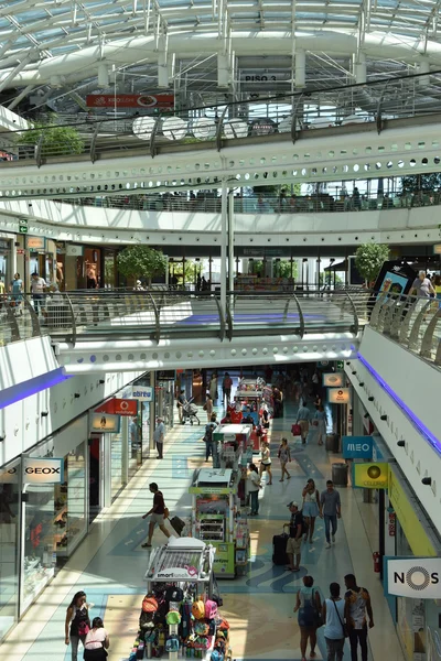 Centro comercial Vasco da Gama en Lisboa, Portugal — Foto de Stock