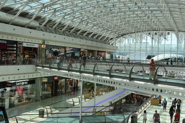 Centro Comercial Vasco da Gama em Lisboa, Portugal — Fotografia de Stock