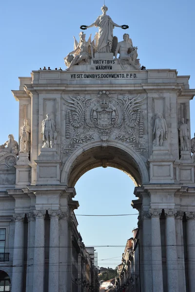 Rua augusta arch in praca do comercio in Lissabon, portugal — Stockfoto