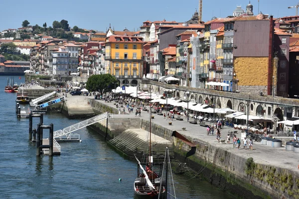 Porto, aan de rivier de Douro, in Portugal — Stockfoto