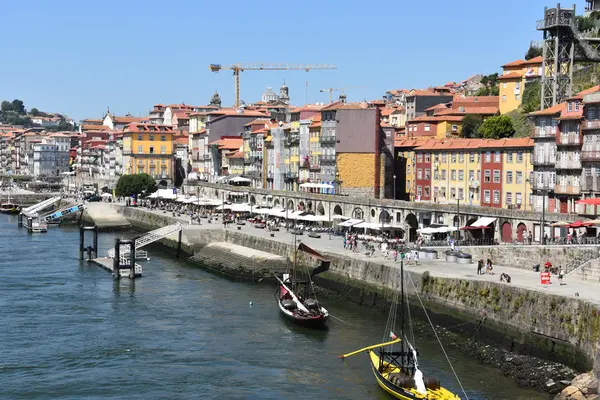 Porto, aan de rivier de Douro, in Portugal — Stockfoto