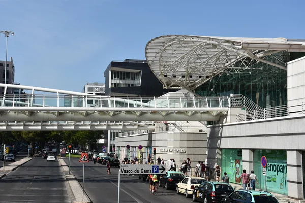 Centro comercial Vasco da Gama en Lisboa, Portugal — Foto de Stock