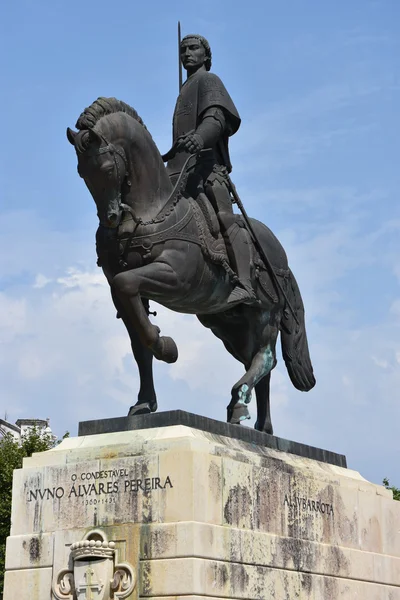 Кінна статуя Dom Нуно Альварес Перейра в монастир Batalha в Португалії — стокове фото