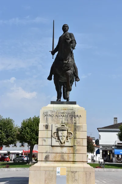 Statue équestre de Dom Nuno Alvares Pereira au monastère de Batalha au Portugal — Photo
