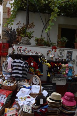 Obidos, Portekiz - Ağustos 24: Şehir Obidos Portekiz'de, 24 Ağustos 2016 üzerinde görüldüğü gibi. İyi korunmuş bir ortaçağ mimarisi örneği kalır; sokakları, meydanları, duvarlar ve onun kale popüler bir turizm vardır.