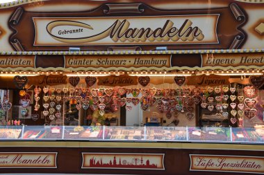 Almanya'nın Hamburg kentinde adil Hamburger Dom