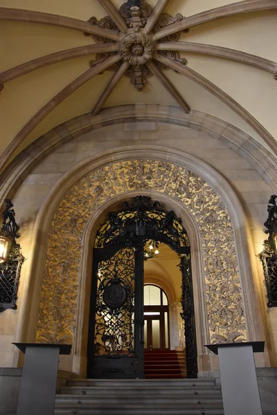 Hamburg Rathaus (stadhuis of gemeentehuis) in Duitsland — Stockfoto