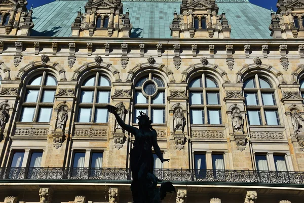 Hamburg Rathaus (Balai Kota atau Balai Kota) di Jerman — Stok Foto