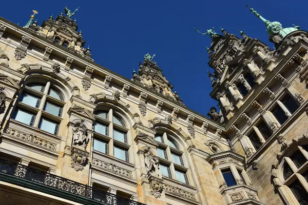 Hamburgo Rathaus (Ayuntamiento o Ayuntamiento) en Alemania —  Fotos de Stock