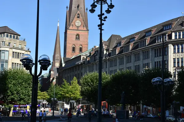 8月27日 汉堡的看法 在2016年8月27日看见 汉堡是第二大城市在德国和第八大城市在欧共体 — 图库照片