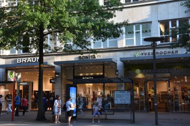 Hamburg, Almanya - 27 Ağustos: Görünüm olarak 27 Ağustos 2016 üzerinde görülen Hamburg. Hamburg Almanya ikinci büyük kenti olup Avrupa Birliği'nde sekizinci en büyük şehir.