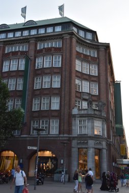 Hamburg, Almanya - 27 Ağustos: Görünüm olarak 27 Ağustos 2016 üzerinde görülen Hamburg. Hamburg Almanya ikinci büyük kenti olup Avrupa Birliği'nde sekizinci en büyük şehir.