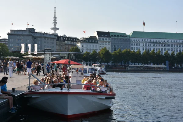 Barche sul Lago di Alster in Hamburg, Germania — Foto Stock