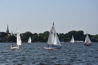 Gemilerde Gölü Alster, Hamburg, Almanya