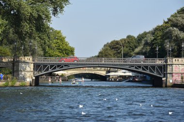 Köprüde Gölü Alster, Hamburg, Almanya