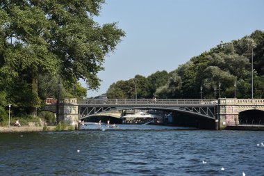 Köprüde Gölü Alster, Hamburg, Almanya