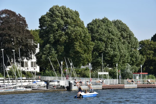 Gemilerde Gölü Alster, Hamburg, Almanya