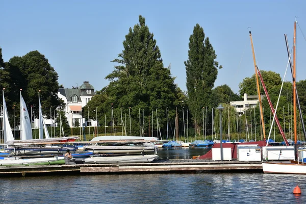 Boote auf der Alster in Hamburg, Deutschland — Stockfoto