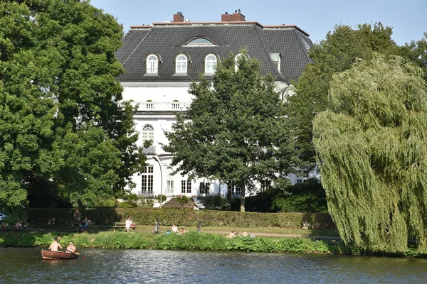 Lago Alster en Hamburgo, Alemania — Foto de Stock