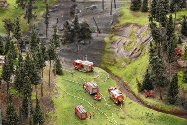 Hamburg, Almanya - 27 Ağustos: Hamburg, Almanya 27 Ağustos 2016 üzerinde görüldüğü gibi minyatür Wunderland. Bu bir model tren cazibe ve kendi türünde dünyanın en büyüğü olduğunu.