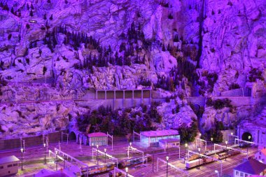 Hamburg, Almanya - 27 Ağustos: Hamburg, Almanya 27 Ağustos 2016 üzerinde görüldüğü gibi minyatür Wunderland. Bu bir model tren cazibe ve kendi türünde dünyanın en büyüğü olduğunu.