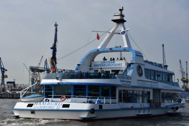 Almanya Hamburg liman çevresinde tekneler