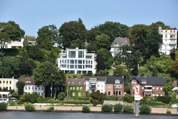 Huizen rond de haven van Hamburg in Duitsland — Stockfoto