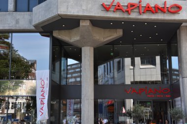 HAMBURG, GERMANY - 27 AUG: Hamburg, Almanya 'da Vapiano İtalyan Lokantası, 27 Ağustos 2016.