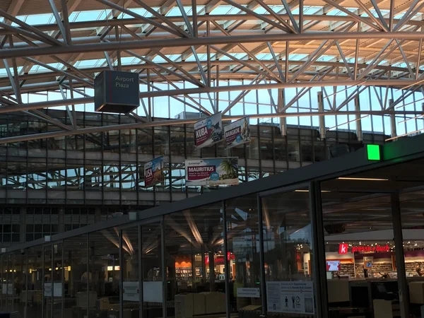 Hamburg Repülőtér (Flughafen Hamburg) Németországban — Stock Fotó