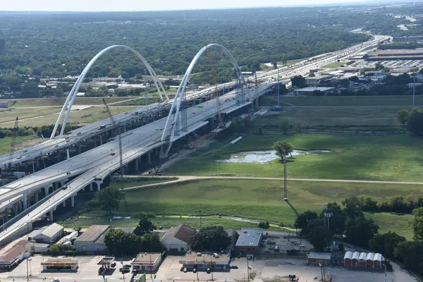 Margaret McDermott Bridge from the Reunion Tower Observation Deck in Dallas, Texas — Stock Photo, Image