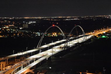 Margaret Mcdermott Köprüsü'nden Reunion Tower gözlem güverte Dallas, Texas