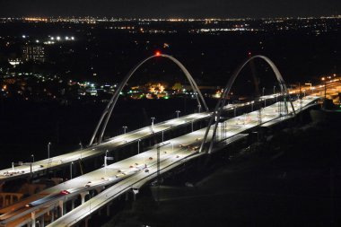 Margaret Mcdermott Köprüsü'nden Reunion Tower gözlem güverte Dallas, Texas