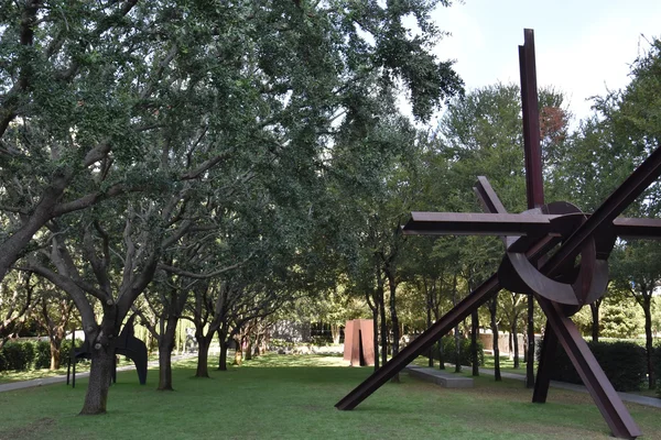 Dallas, TEXAS - SEP 18: Dallas, Teksas 'taki Nasher Heykel Merkezi, 18 Eylül 2016' da görüldüğü üzere. 