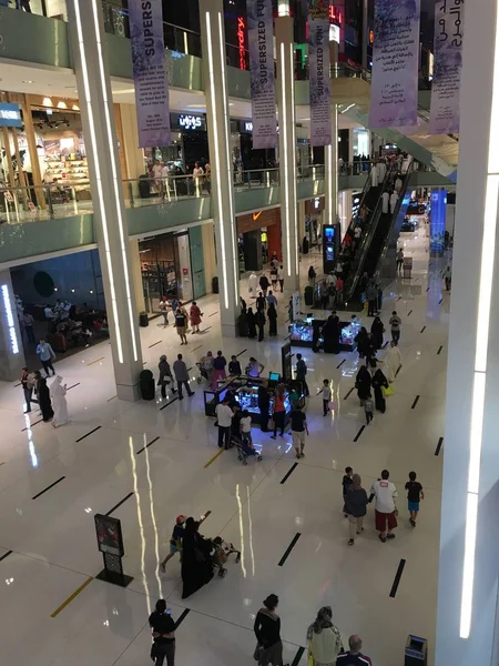 Dubai Mall en Dubai, Emiratos Árabes Unidos — Foto de Stock