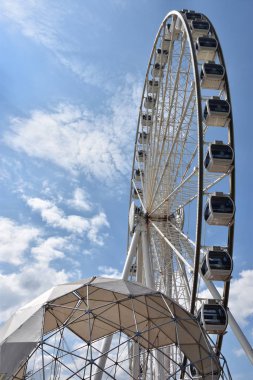 Adanın Pigeon Forge, Tennessee direksiyonda büyük dumanlı dağ