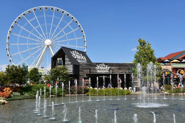 Nagy Smoky Mountain kerék a szigeten, Pigeon Forge, Tennessee-ben — Stock Fotó