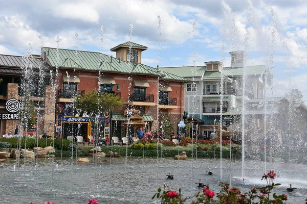 Lo spettacolo della Fontana presso l'isola di Pigeon Forge, Tennessee — Foto Stock