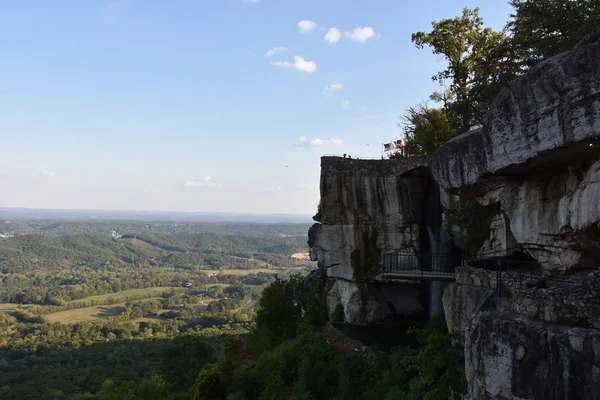 Salto del amante en Rock City Gardens en Chattanooga, Tennessee — Foto de Stock