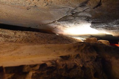 CHATTANOGA TN - 5 Ekim 2016 'da ABD' de Chattanooga, Tennessee 'deki Ruby Falls' da mağara yürüyüşü.