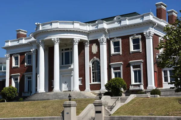 De Faxon-Thomas Mansion, de oorspronkelijke Hunter Museum of American Art, in Chattanooga, Tennessee — Stockfoto