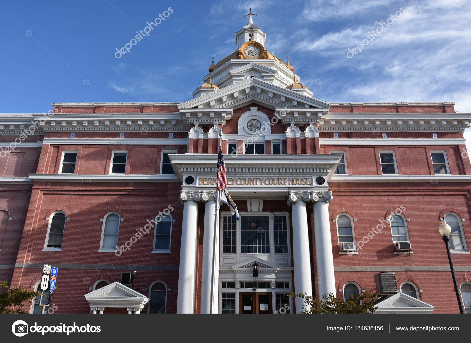 Berkeley County Courthouse in Martinsburg, West Virginia — Stock Photo