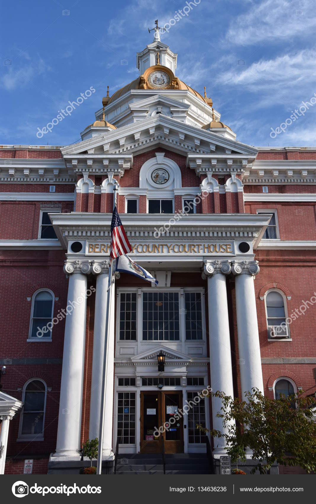Berkeley County Courthouse in Martinsburg, West Virginia — Stock Photo
