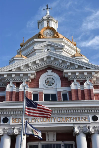 Palacio de Justicia del Condado de Berkeley en Martinsburg, Virginia Occidental — Foto de Stock