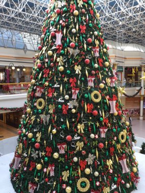 Dubai, Birleşik Arap Emirlikleri Wafi alışveriş merkezinde Noel süsleri