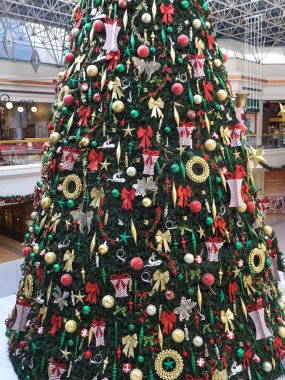 Dubai, Birleşik Arap Emirlikleri Wafi alışveriş merkezinde Noel süsleri